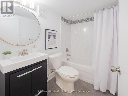 414 Jones Avenue, Toronto, ON - Indoor Photo Showing Bathroom