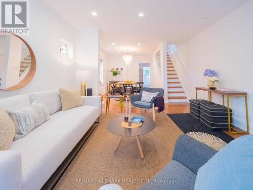 414 Jones Avenue, Toronto, ON - Indoor Photo Showing Living Room