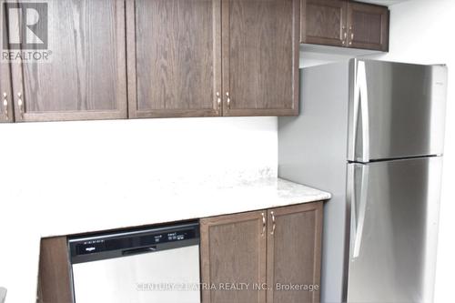 2620 Deputy Minister Path, Oshawa, ON - Indoor Photo Showing Kitchen