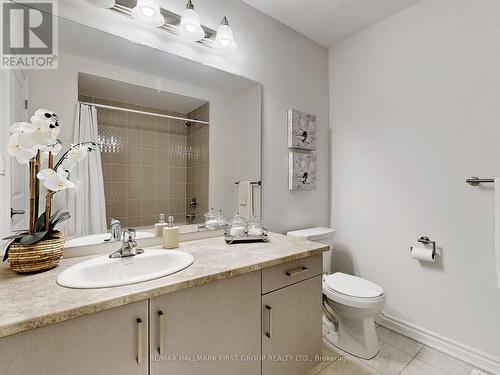 340 Okanagan Path, Oshawa, ON - Indoor Photo Showing Bathroom