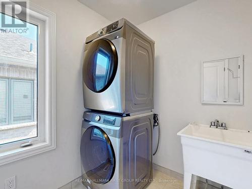 340 Okanagan Path, Oshawa, ON - Indoor Photo Showing Laundry Room