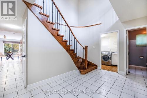 50 Squire Drive, Richmond Hill (Devonsleigh), ON - Indoor Photo Showing Other Room