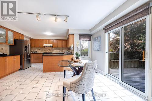 50 Squire Drive, Richmond Hill (Devonsleigh), ON - Indoor Photo Showing Kitchen