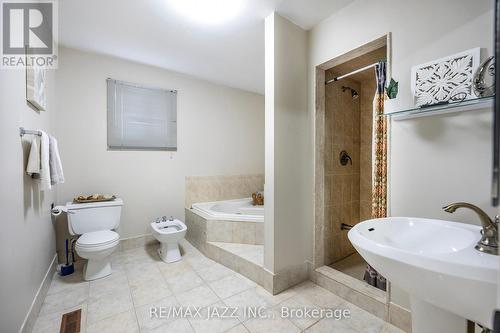 50 Squire Drive, Richmond Hill (Devonsleigh), ON - Indoor Photo Showing Bathroom