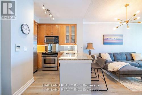 809 - 2083 Lake Shore Boulevard W, Toronto, ON - Indoor Photo Showing Kitchen