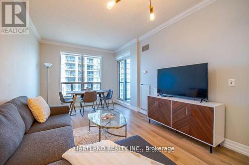 809 - 2083 Lake Shore Boulevard W, Toronto, ON - Indoor Photo Showing Living Room