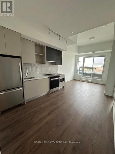 209 - 395 Dundas Street W, Oakville, ON - Indoor Photo Showing Kitchen With Stainless Steel Kitchen