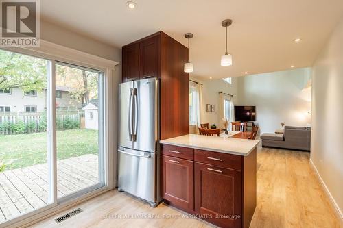 6909 Shelter Bay Road, Mississauga, ON - Indoor Photo Showing Kitchen