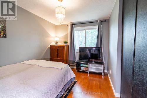 6909 Shelter Bay Road, Mississauga, ON - Indoor Photo Showing Bedroom