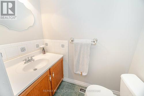 6017 Chidham Crescent, Mississauga, ON - Indoor Photo Showing Bathroom