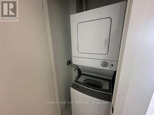 710 - 1285 Dupont Street, Toronto, ON - Indoor Photo Showing Laundry Room