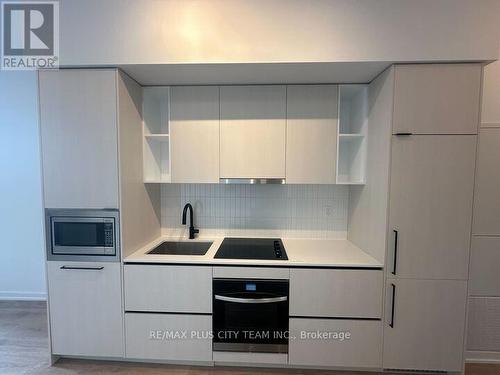 710 - 1285 Dupont Street, Toronto, ON - Indoor Photo Showing Kitchen