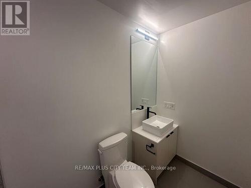 710 - 1285 Dupont Street, Toronto, ON - Indoor Photo Showing Bathroom