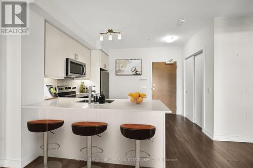 312 - 320 Plains Road E, Burlington, ON - Indoor Photo Showing Kitchen With Double Sink With Upgraded Kitchen