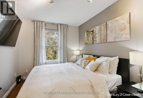 112 - 2149 Mountain Grove Avenue, Burlington, ON - Indoor Photo Showing Bedroom