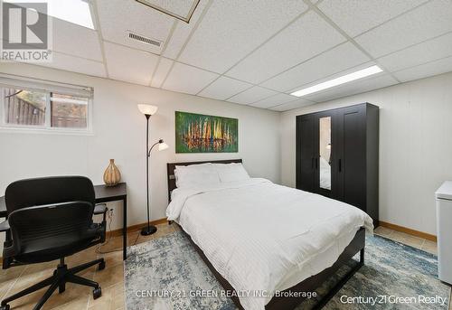 112 - 2149 Mountain Grove Avenue, Burlington, ON - Indoor Photo Showing Bedroom