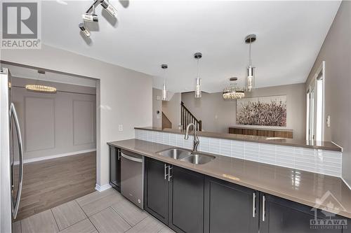 177 Par La Ville Circle, Stittsville, ON - Indoor Photo Showing Kitchen With Double Sink