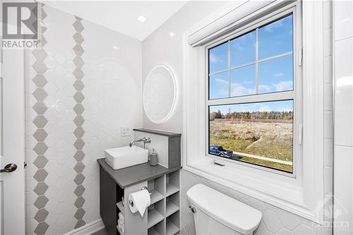 177 Par La Ville Circle, Stittsville, ON - Indoor Photo Showing Bathroom