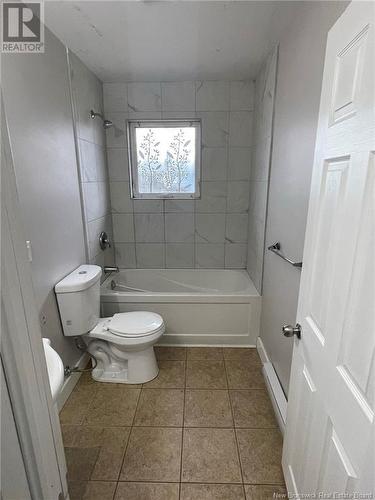 213 Snow Avenue, Moncton, NB - Indoor Photo Showing Bathroom