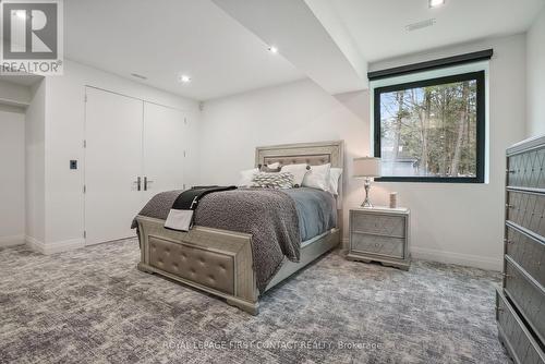 2761 Lockhart Road, Innisfil, ON - Indoor Photo Showing Bedroom