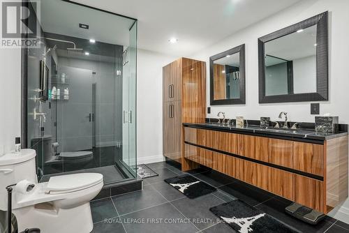 2761 Lockhart Road, Innisfil, ON - Indoor Photo Showing Bathroom