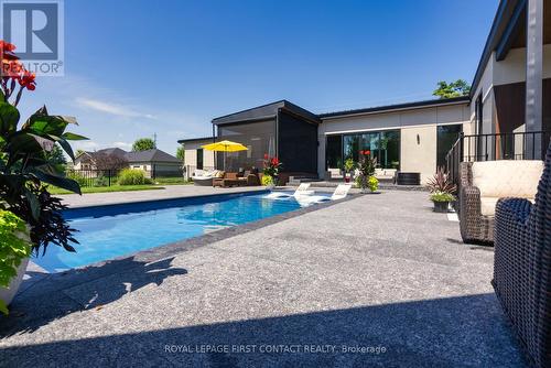 2761 Lockhart Road, Innisfil, ON - Outdoor With In Ground Pool