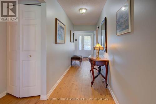 16 King'S Court, Loyalist (Bath), ON - Indoor Photo Showing Other Room