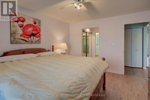 16 King'S Court, Loyalist (Bath), ON - Indoor Photo Showing Bedroom