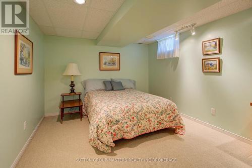 16 King'S Court, Loyalist (Bath), ON - Indoor Photo Showing Bedroom