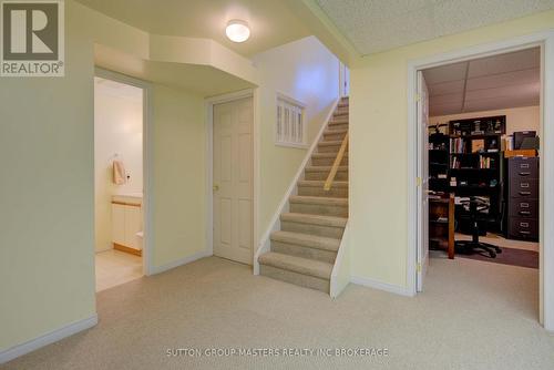 16 King'S Court, Loyalist (Bath), ON - Indoor Photo Showing Other Room