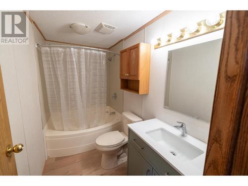 70 7817 S 97 Highway, Prince George, BC - Indoor Photo Showing Bathroom