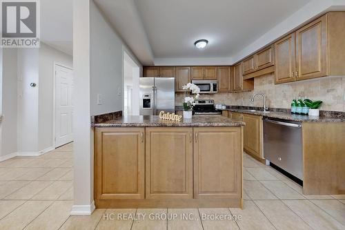 316 La Rocca Avenue, Vaughan, ON - Indoor Photo Showing Kitchen