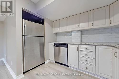 316 La Rocca Avenue, Vaughan, ON - Indoor Photo Showing Kitchen