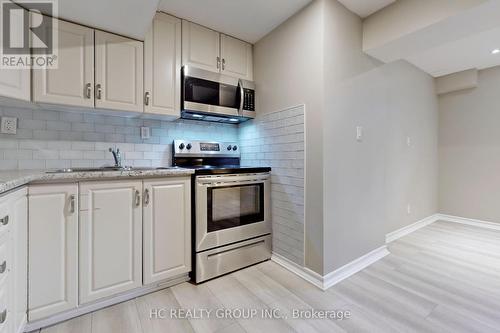 316 La Rocca Avenue, Vaughan, ON - Indoor Photo Showing Kitchen