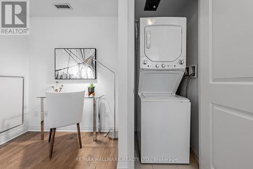 901 - 8 Mercer Street, Toronto, ON - Indoor Photo Showing Laundry Room