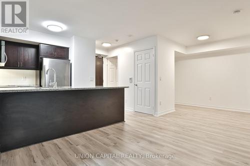 1603 - 19 Grand Trunk Crescent, Toronto, ON - Indoor Photo Showing Kitchen