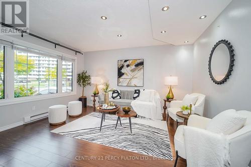 1 Plum Tree Way, Toronto, ON - Indoor Photo Showing Living Room