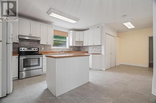 569 Howard Street, Oshawa, ON - Indoor Photo Showing Kitchen