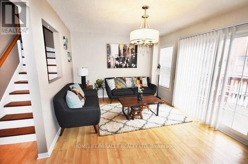 22 Exchequer Place, Toronto, ON - Indoor Photo Showing Living Room