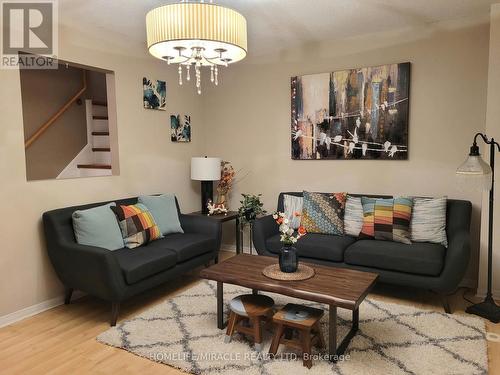 22 Exchequer Place, Toronto, ON - Indoor Photo Showing Living Room