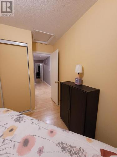 22 Exchequer Place, Toronto, ON - Indoor Photo Showing Bedroom