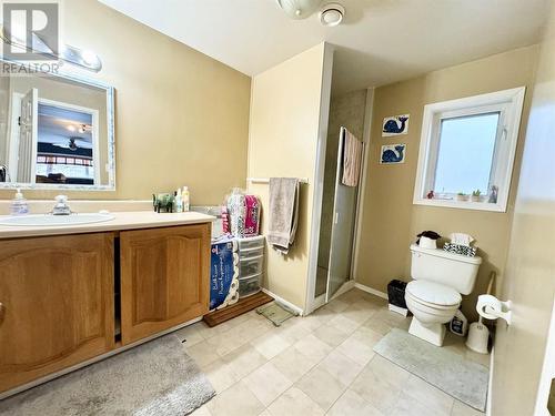 2013 87A Avenue, Dawson Creek, BC - Indoor Photo Showing Bathroom