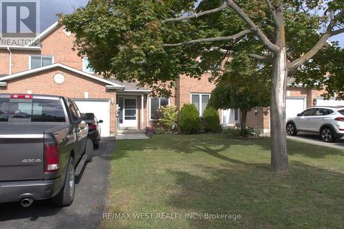 8 Lyfytt Crescent, Barrie, ON - Outdoor