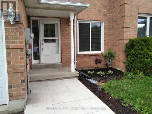 8 Lyfytt Crescent, Barrie, ON - Outdoor With Exterior