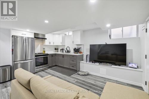 31 Fiddleneck Crescent, Brampton, ON - Indoor Photo Showing Kitchen