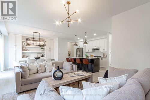 134 Yates Drive, Milton, ON - Indoor Photo Showing Living Room