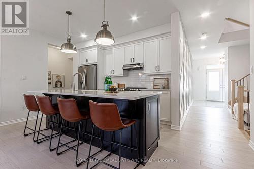 134 Yates Drive, Milton, ON - Indoor Photo Showing Kitchen With Upgraded Kitchen