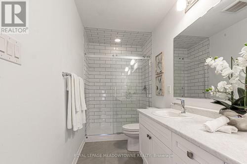 134 Yates Drive, Milton, ON - Indoor Photo Showing Bathroom