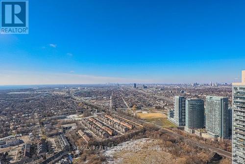 Ph2 - 2220 Lakeshore Boulevard, Toronto, ON - Outdoor With View