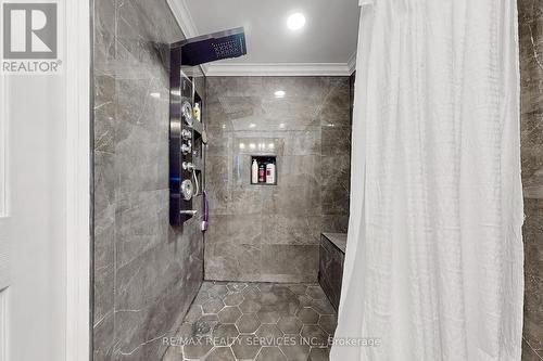 14 Greenhills Square, Brampton, ON - Indoor Photo Showing Bathroom